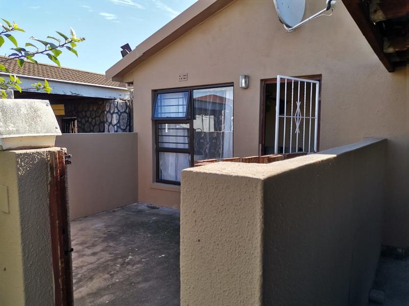 To Let 2 Bedroom Property for Rent in Peerless Park Western Cape